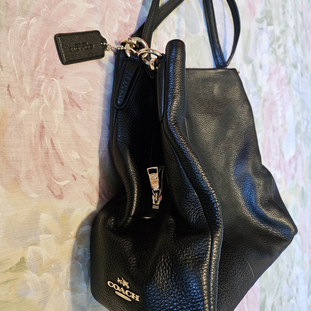 Coach Madison Phoebe Black Pebbked Leather Shoulder Bag With Gold Tone Hardware